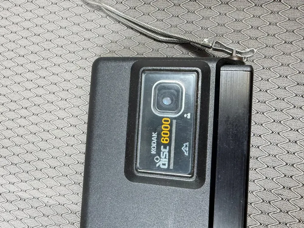 Vintage Kodak Disc 6000 Black Disc Film Camera Point Shoot Auto Flash USA 80s